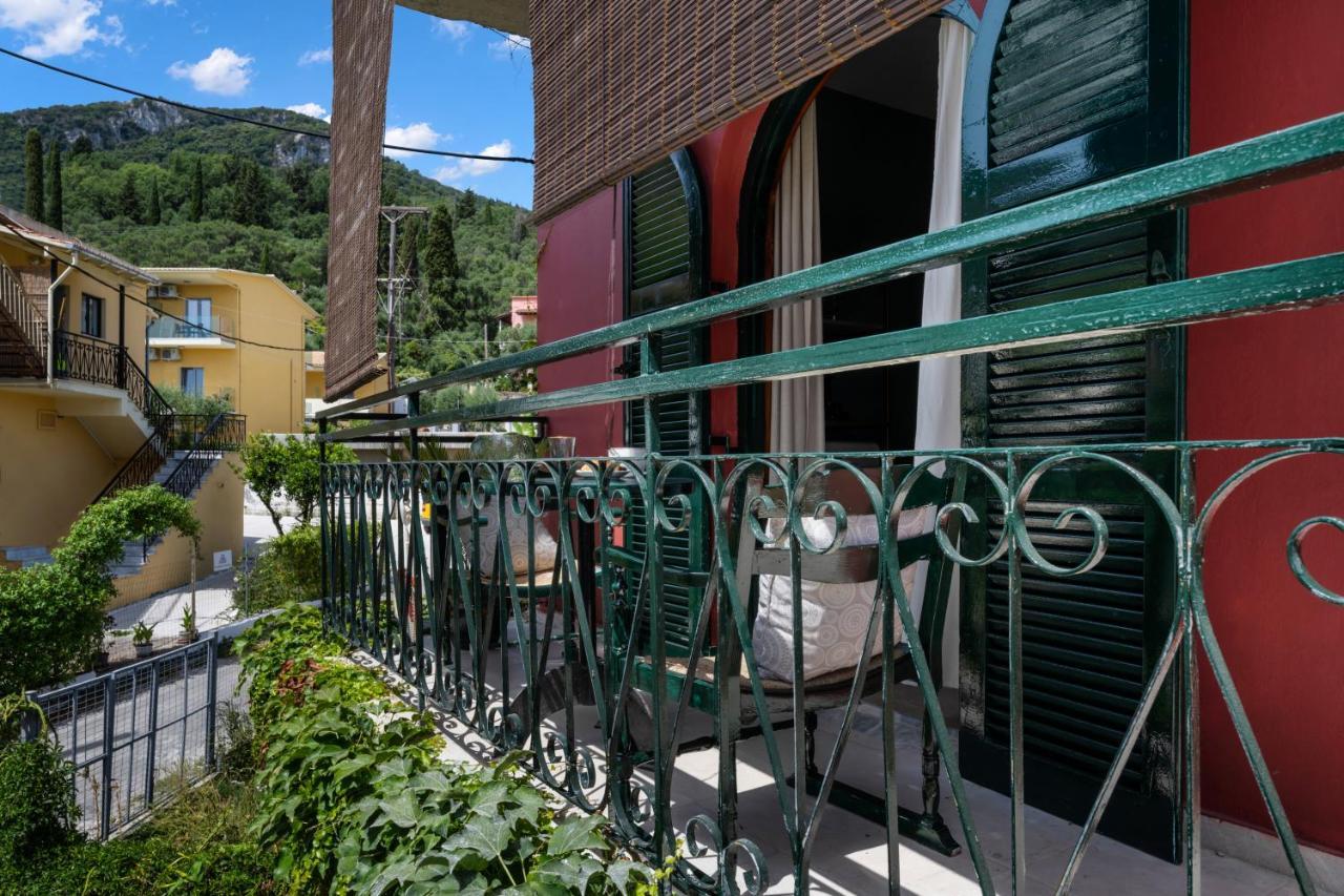 Lord Ape Suites Club Benitses  Bagian luar foto
