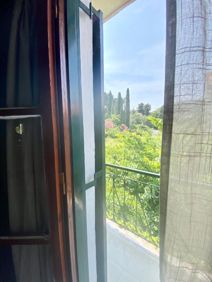 Lord Ape Suites Club Benitses  Bagian luar foto