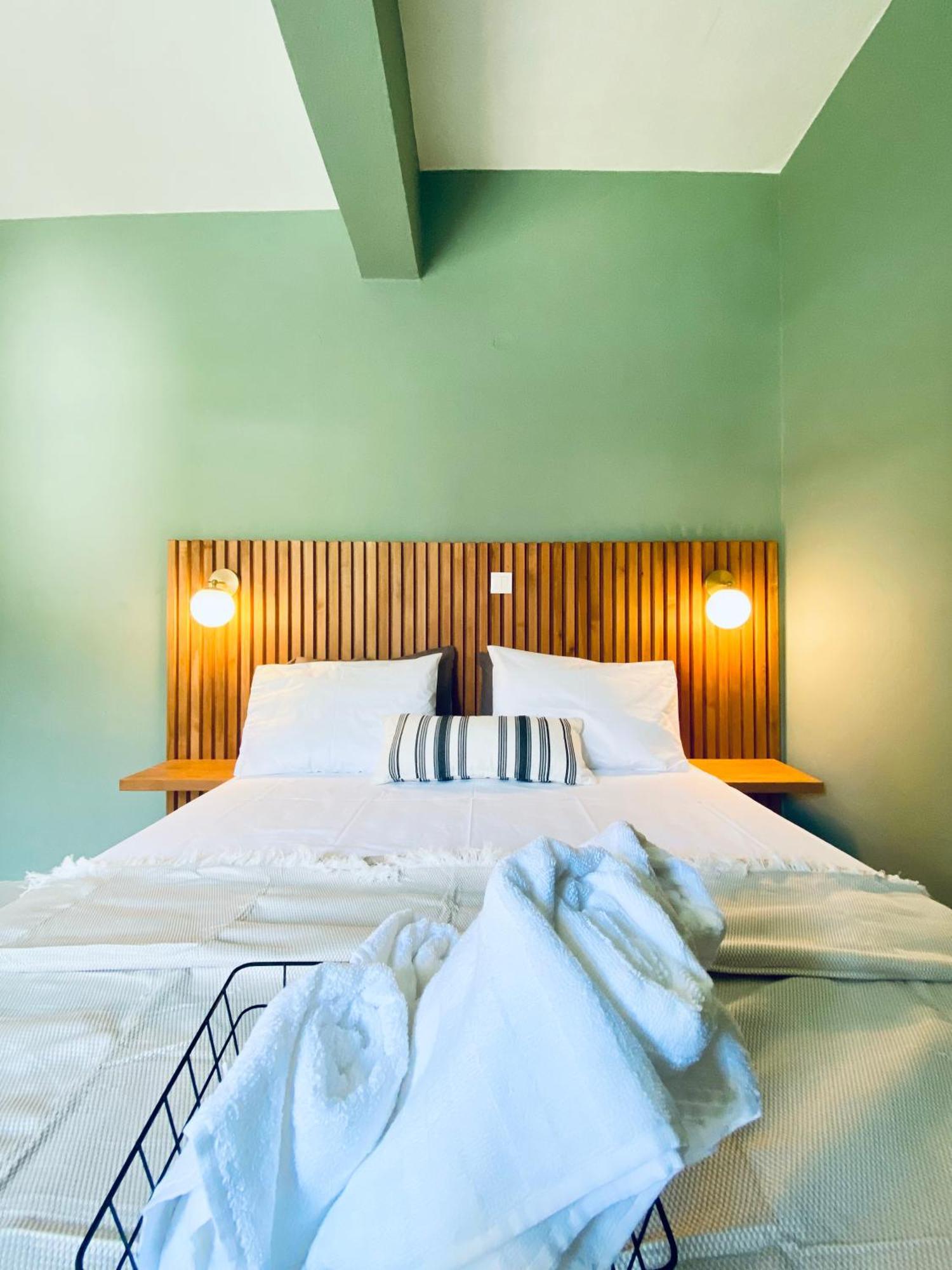 Lord Ape Suites Club Benitses  Bagian luar foto