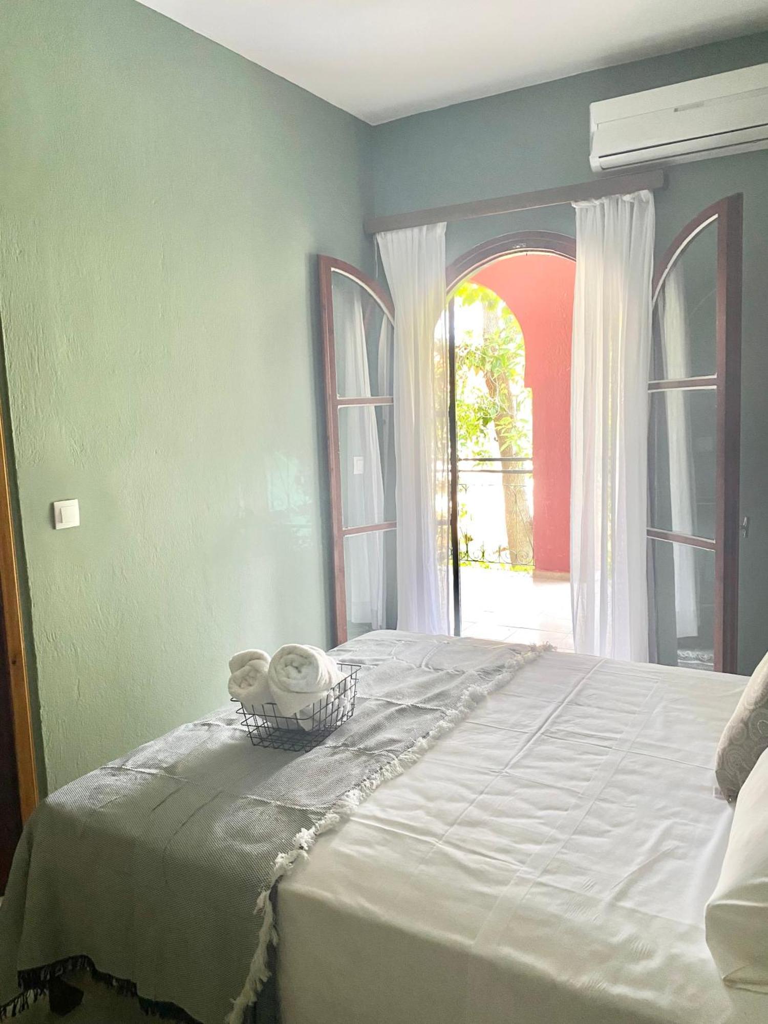 Lord Ape Suites Club Benitses  Bagian luar foto