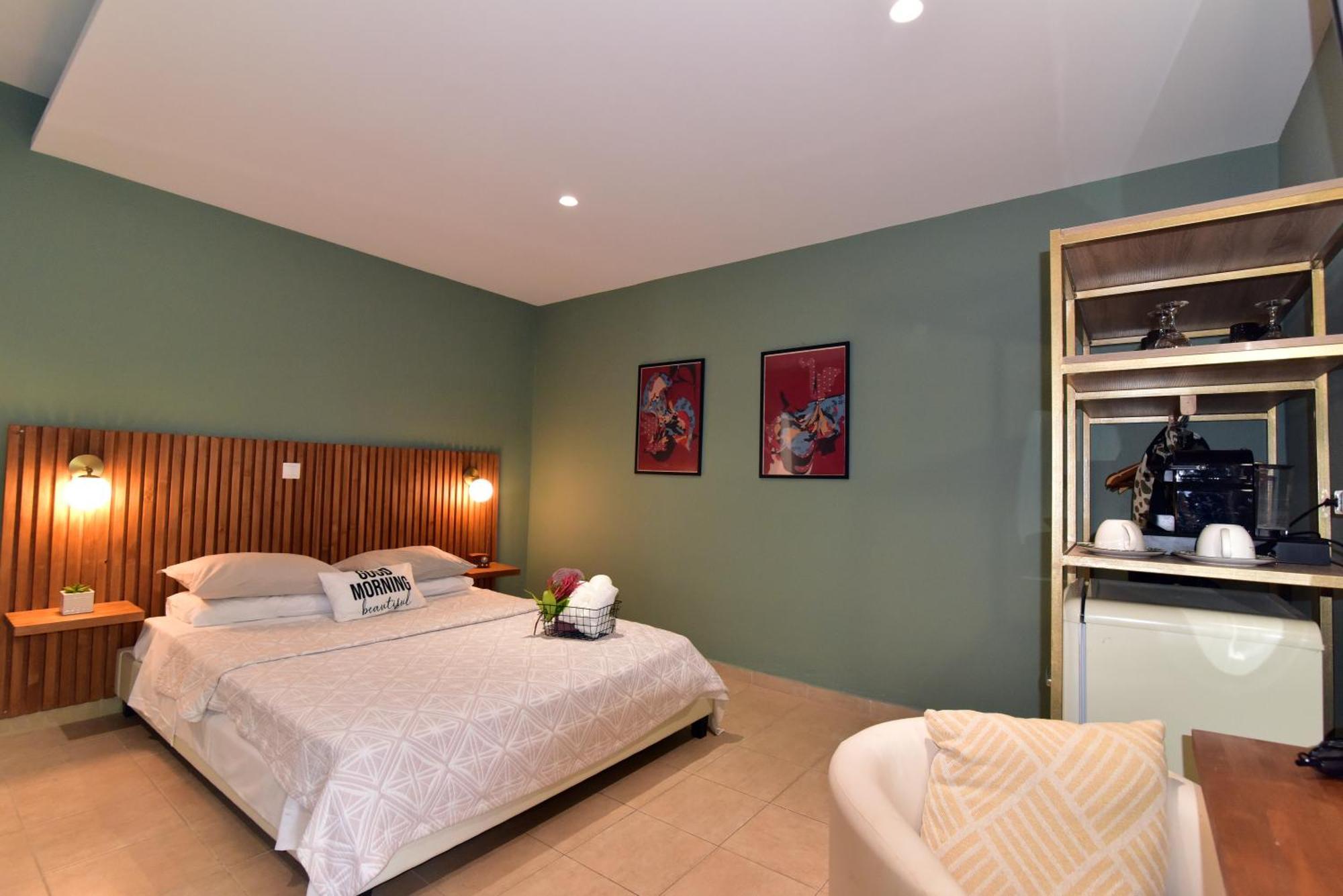 Lord Ape Suites Club Benitses  Bagian luar foto