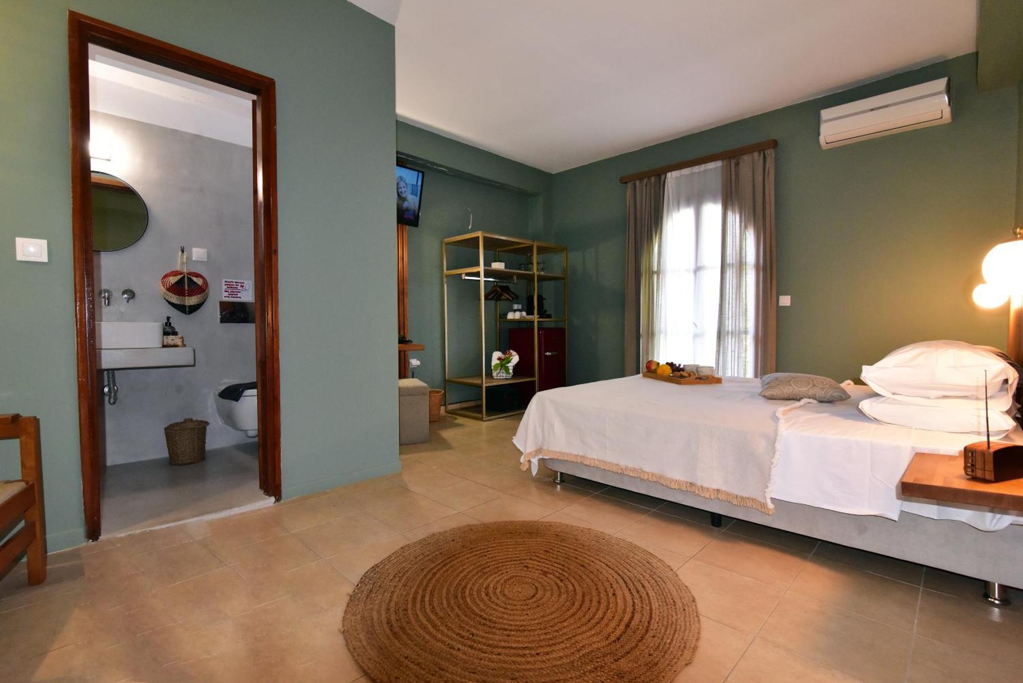 Lord Ape Suites Club Benitses  Bagian luar foto