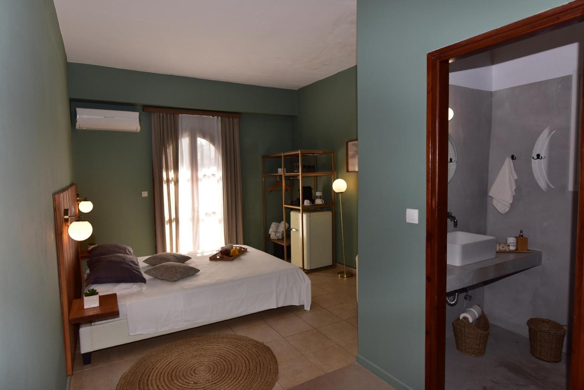 Lord Ape Suites Club Benitses  Bagian luar foto