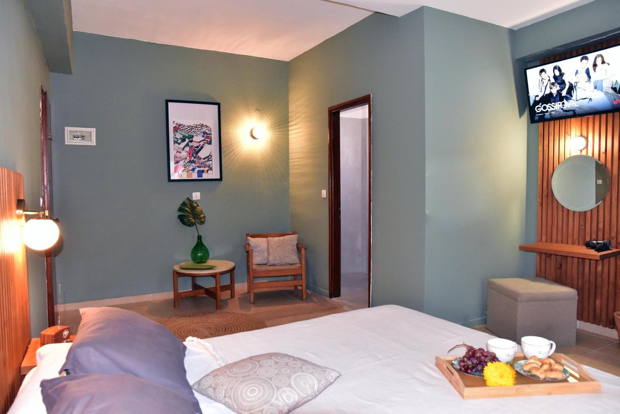 Lord Ape Suites Club Benitses  Bagian luar foto