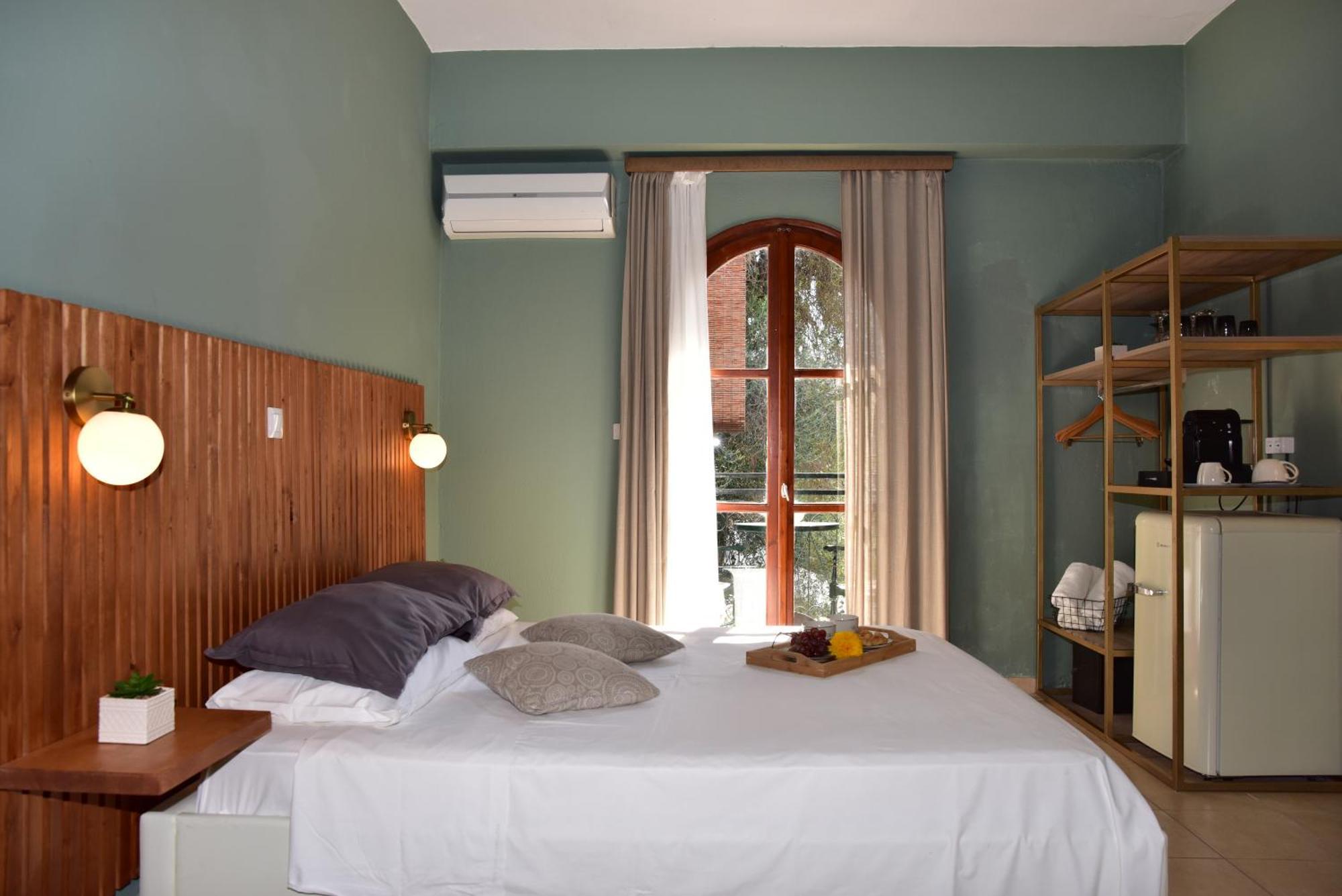 Lord Ape Suites Club Benitses  Bagian luar foto