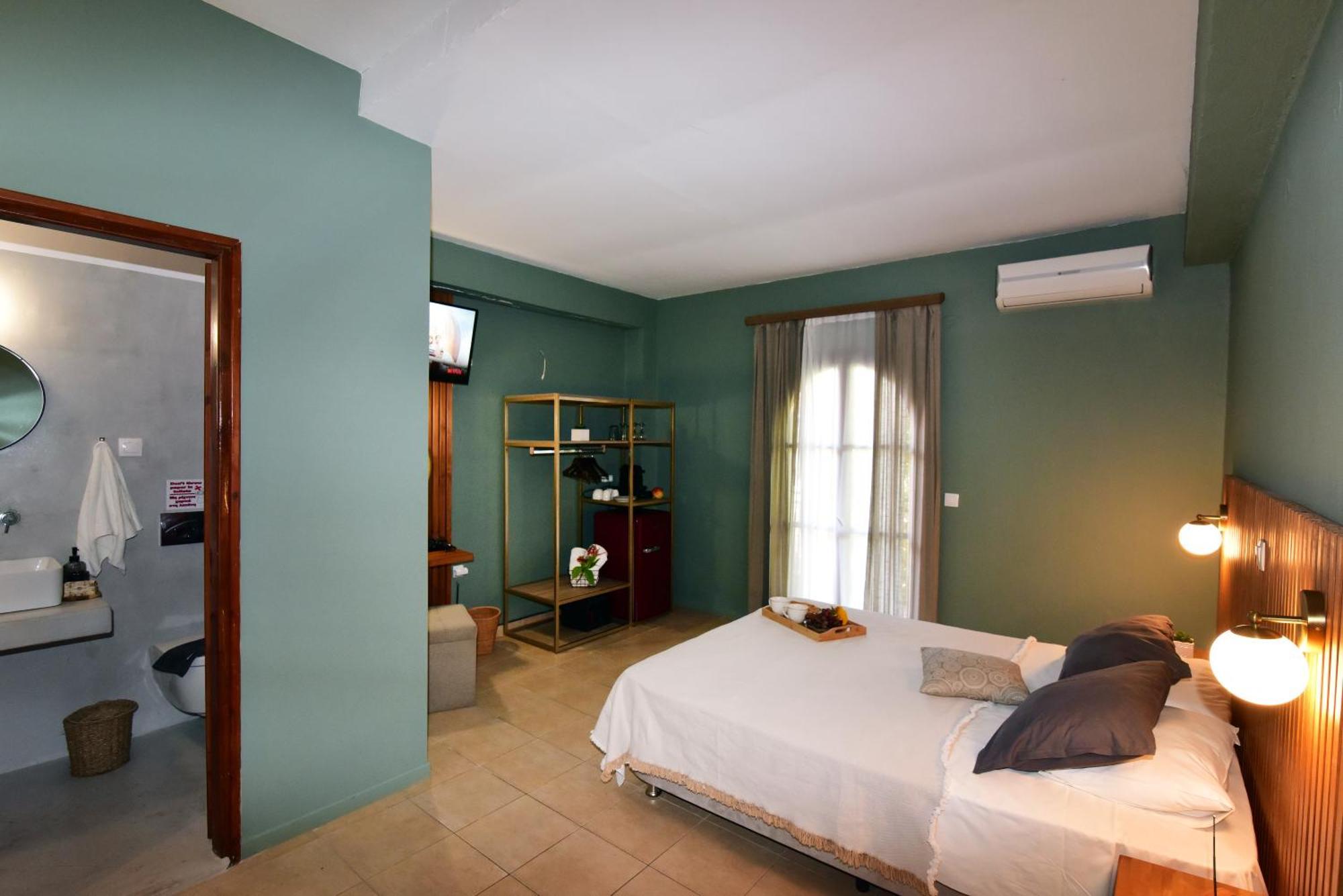 Lord Ape Suites Club Benitses  Bagian luar foto